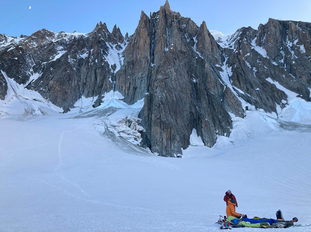 Bivouac under Gervasutti pillar
